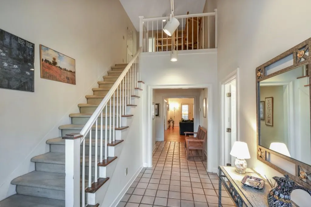 425 Greenlaurel Drive, Sandy Springs, Georgia 30342, 3 Bedrooms Bedrooms, ,3 BathroomsBathrooms,Residential,Sold,425 Greenlaurel Drive,5957779