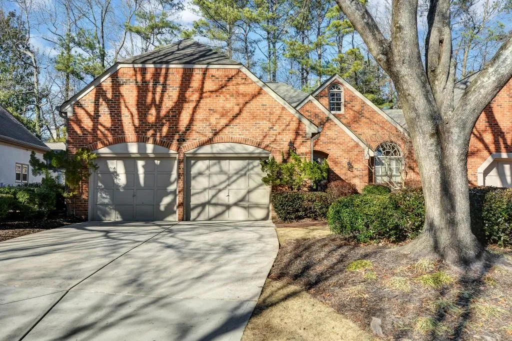 425 Greenlaurel Drive, Sandy Springs, Georgia 30342, 3 Bedrooms Bedrooms, ,3 BathroomsBathrooms,Residential,Sold,425 Greenlaurel Drive,5957779