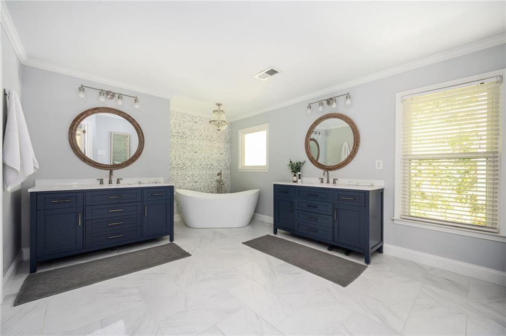 260 Woodrill Way, Sandy Springs, Georgia 30350, 5 Bedrooms Bedrooms, ,3 BathroomsBathrooms,Residential,Sold,260 Woodrill Way,7303226