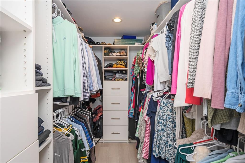 260 Woodrill Way, Sandy Springs, Georgia 30350, 5 Bedrooms Bedrooms, ,3 BathroomsBathrooms,Residential,Sold,260 Woodrill Way,7303226