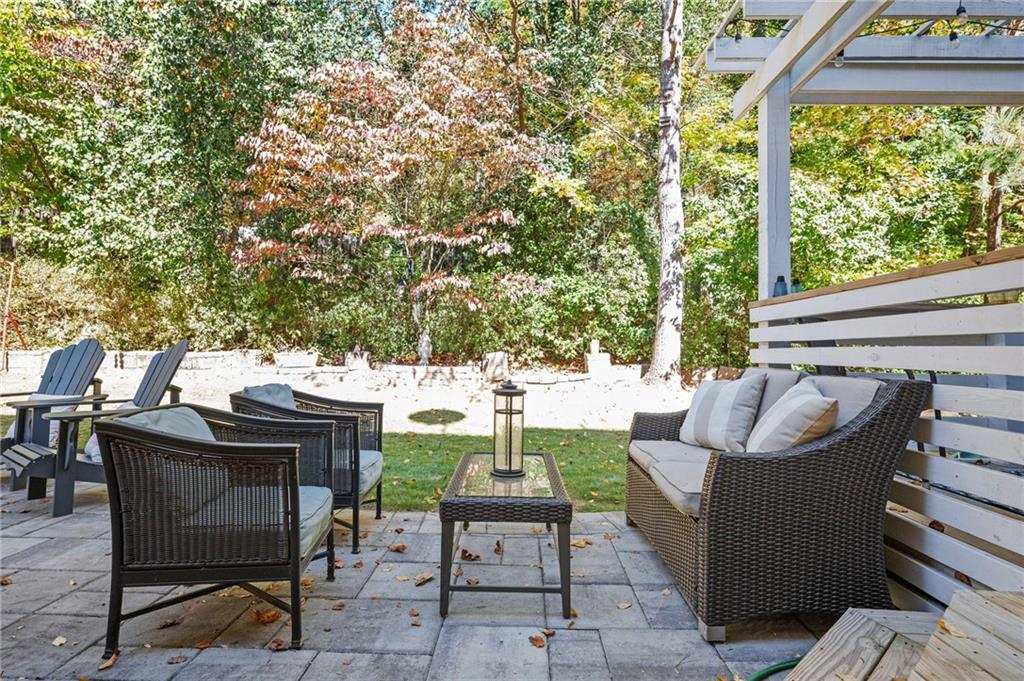 260 Woodrill Way, Sandy Springs, Georgia 30350, 5 Bedrooms Bedrooms, ,3 BathroomsBathrooms,Residential,Sold,260 Woodrill Way,7303226