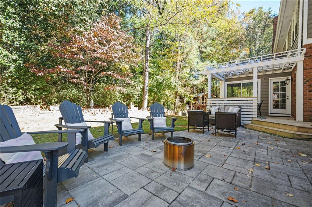 260 Woodrill Way, Sandy Springs, Georgia 30350, 5 Bedrooms Bedrooms, ,3 BathroomsBathrooms,Residential,Sold,260 Woodrill Way,7303226