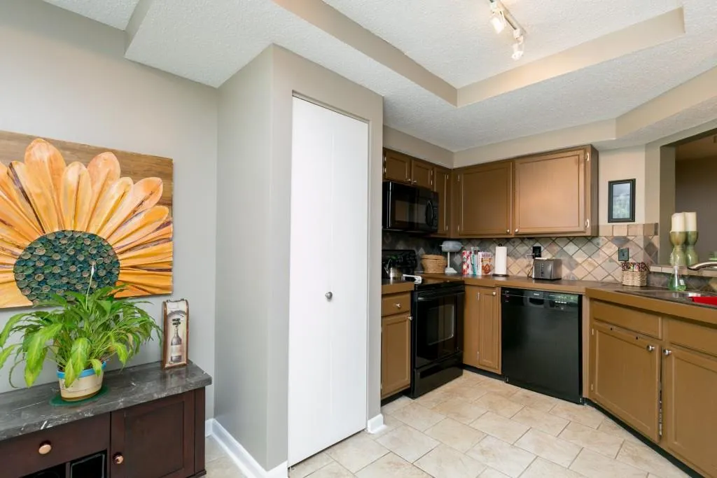 47 Dunwoody Springs Drive Unit 47, Atlanta, Georgia 30328, 2 Bedrooms Bedrooms, ,2 BathroomsBathrooms,Residential,Sold,47 Dunwoody Springs Drive Unit 47,5872297