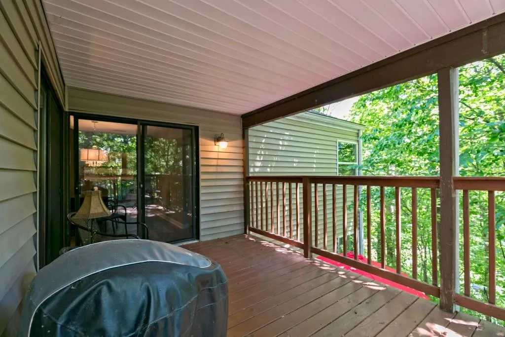 47 Dunwoody Springs Drive Unit 47, Atlanta, Georgia 30328, 2 Bedrooms Bedrooms, ,2 BathroomsBathrooms,Residential,Sold,47 Dunwoody Springs Drive Unit 47,5872297