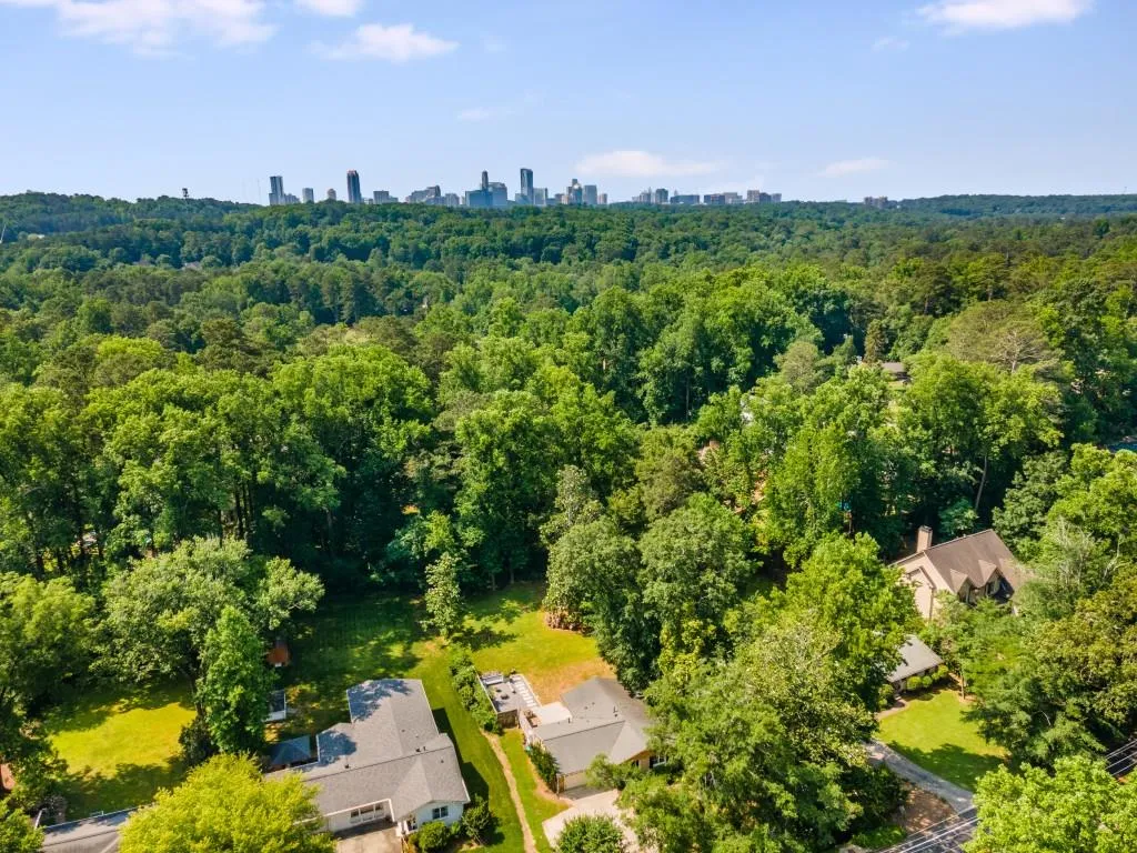 545 Windsor Parkway, Atlanta, Georgia 30342, 2 Bedrooms Bedrooms, ,2 BathroomsBathrooms,Residential,Sold,545 Windsor Parkway,7228844