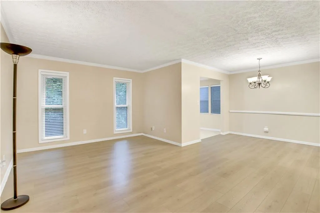 5159 Roswell Road Unit 9, Atlanta, Georgia 30342, 1 Bedroom Bedrooms, ,1 BathroomBathrooms,Residential,Sold,5159 Roswell Road Unit 9,6931932