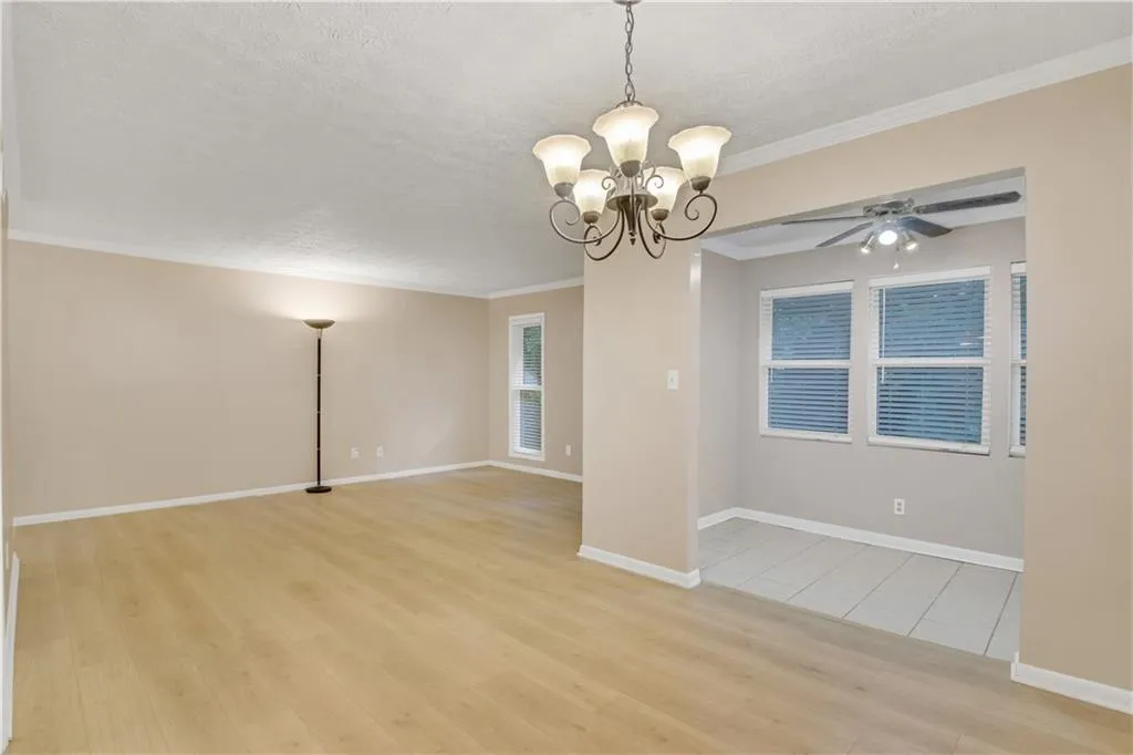 5159 Roswell Road Unit 9, Atlanta, Georgia 30342, 1 Bedroom Bedrooms, ,1 BathroomBathrooms,Residential,Sold,5159 Roswell Road Unit 9,6931932