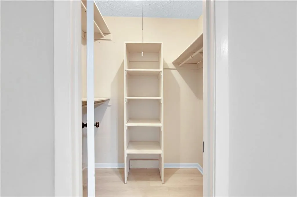 5159 Roswell Road Unit 9, Atlanta, Georgia 30342, 1 Bedroom Bedrooms, ,1 BathroomBathrooms,Residential,Sold,5159 Roswell Road Unit 9,6931932