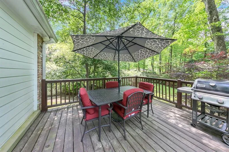 6778 Brandon Mill Road, Atlanta, Georgia 30328, 4 Bedrooms Bedrooms, ,3 BathroomsBathrooms,Residential,Sold,6778 Brandon Mill Road,6648807