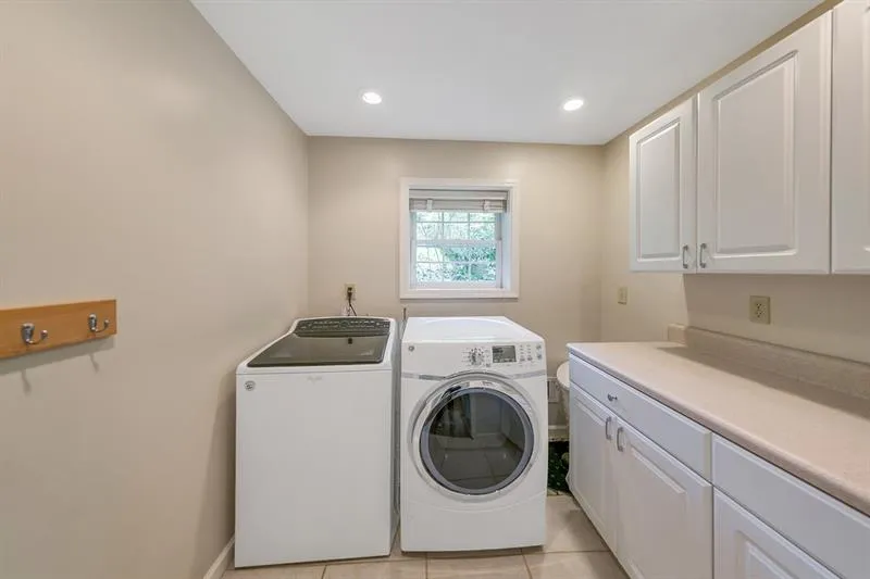 6778 Brandon Mill Road, Atlanta, Georgia 30328, 4 Bedrooms Bedrooms, ,3 BathroomsBathrooms,Residential,Sold,6778 Brandon Mill Road,6648807