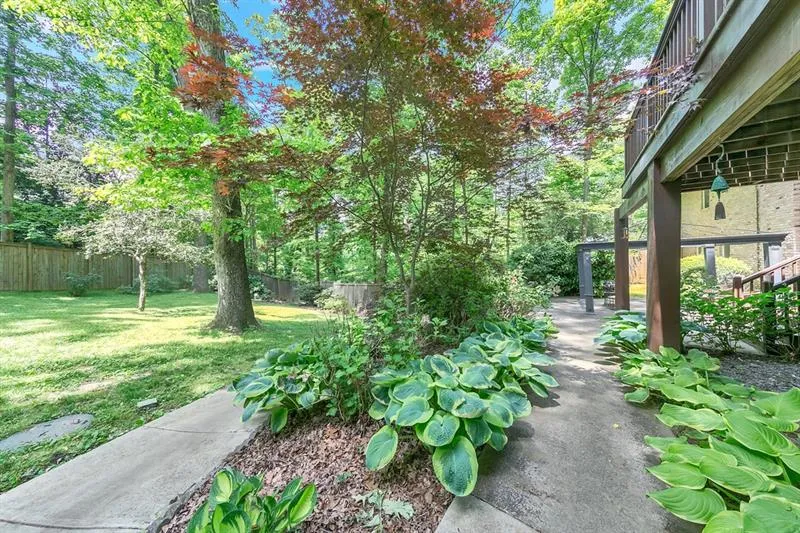 6778 Brandon Mill Road, Atlanta, Georgia 30328, 4 Bedrooms Bedrooms, ,3 BathroomsBathrooms,Residential,Sold,6778 Brandon Mill Road,6648807