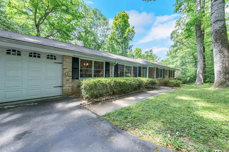 6778 Brandon Mill Road, Atlanta, Georgia 30328, 4 Bedrooms Bedrooms, ,3 BathroomsBathrooms,Residential,Sold,6778 Brandon Mill Road,6648807