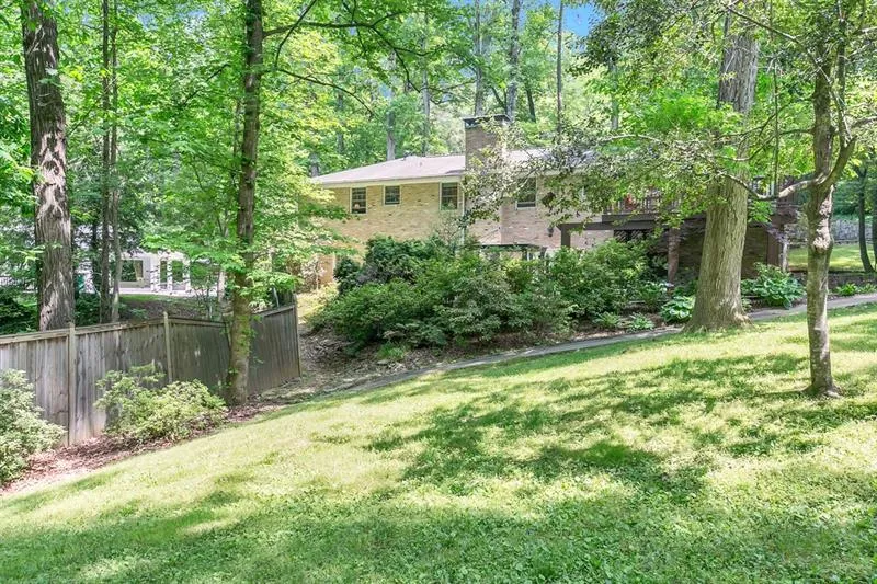6778 Brandon Mill Road, Atlanta, Georgia 30328, 4 Bedrooms Bedrooms, ,3 BathroomsBathrooms,Residential,Sold,6778 Brandon Mill Road,6648807