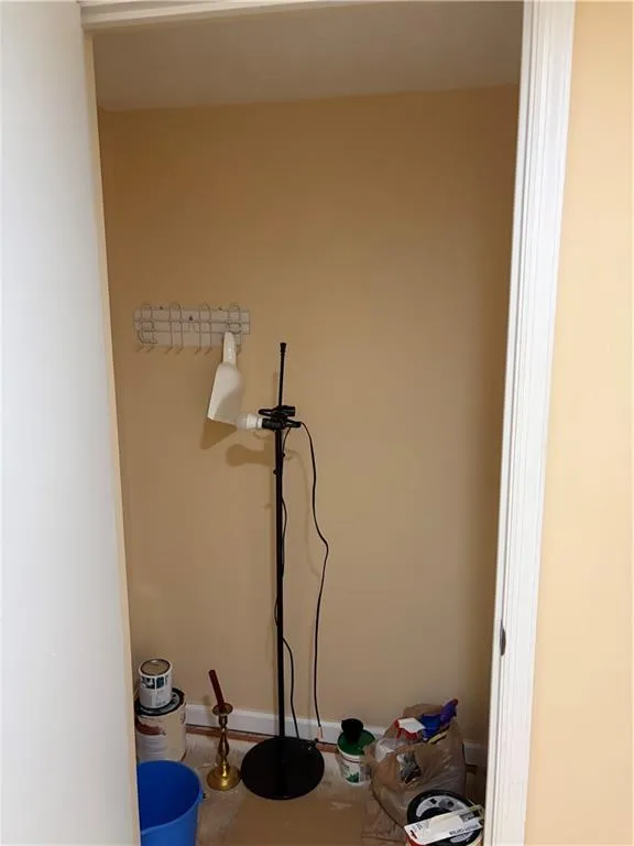 Detailed view of baseboards