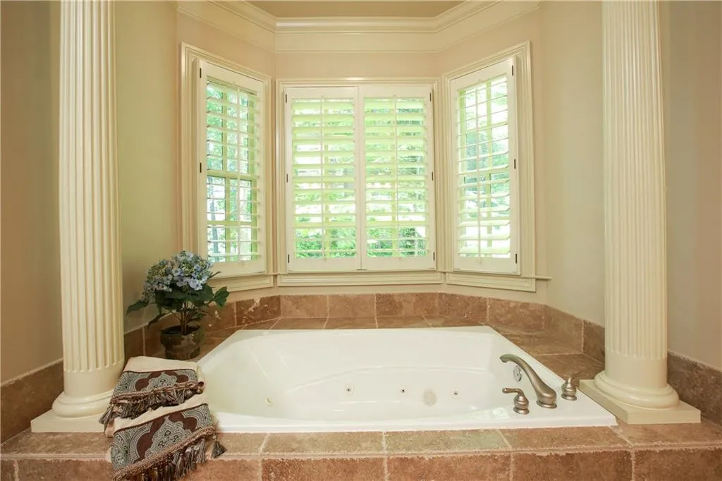 150 Dalrymple Road, Sandy Springs, Georgia 30328, 6 Bedrooms Bedrooms, ,6 BathroomsBathrooms,Residential,Sold,150 Dalrymple Road,6120705