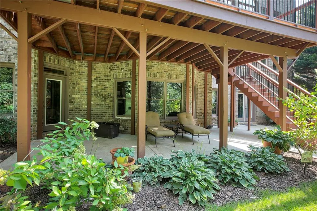 150 Dalrymple Road, Sandy Springs, Georgia 30328, 6 Bedrooms Bedrooms, ,6 BathroomsBathrooms,Residential,Sold,150 Dalrymple Road,6120705