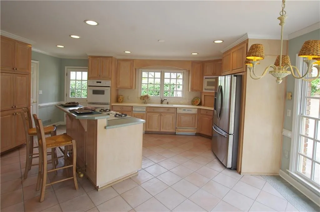 315 Dartmoor Circle, Atlanta, Georgia 30328, 4 Bedrooms Bedrooms, ,3 BathroomsBathrooms,Residential,Sold,315 Dartmoor Circle,5991749
