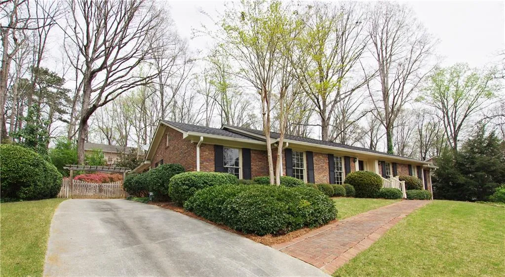 315 Dartmoor Circle, Atlanta, Georgia 30328, 4 Bedrooms Bedrooms, ,3 BathroomsBathrooms,Residential,Sold,315 Dartmoor Circle,5991749