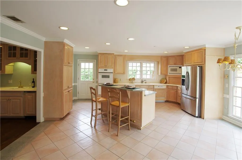 315 Dartmoor Circle, Atlanta, Georgia 30328, 4 Bedrooms Bedrooms, ,3 BathroomsBathrooms,Residential,Sold,315 Dartmoor Circle,5991749