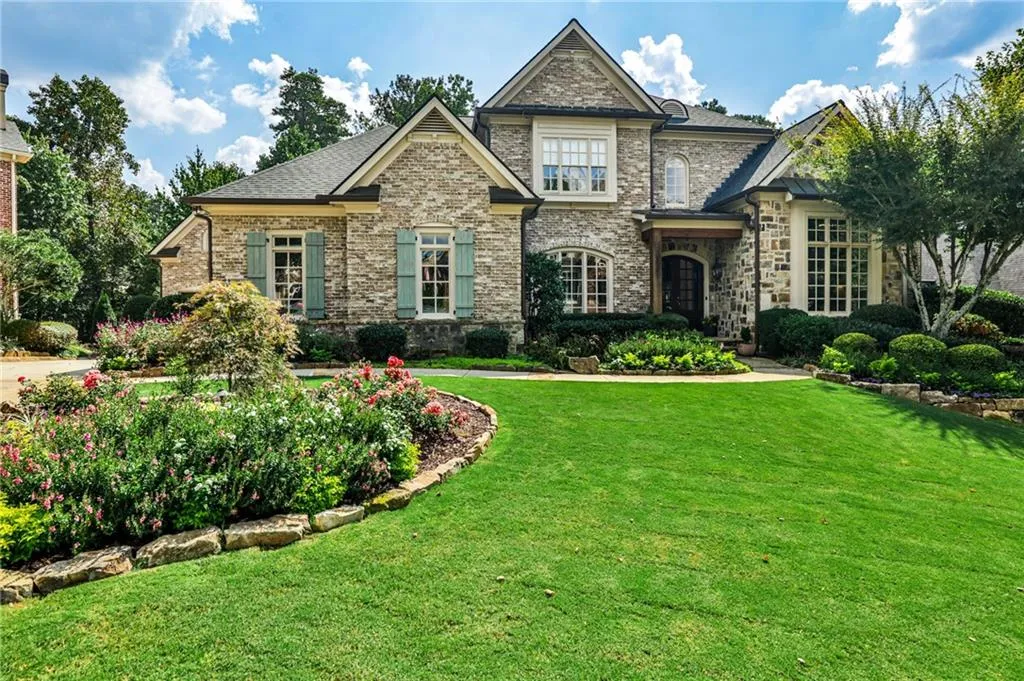 750 Glengate Place, Atlanta, Georgia 30328, 5 Bedrooms Bedrooms, ,5 BathroomsBathrooms,Residential,For Sale,750 Glengate Place,7650332