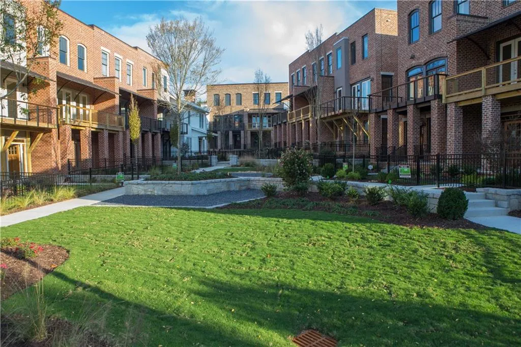 1849 Brooks Drive Nw Unit 109, Atlanta, Georgia 30318, 4 Bedrooms Bedrooms, ,4 BathroomsBathrooms,Residential,Sold,1849 Brooks Drive Nw Unit 109,5838353