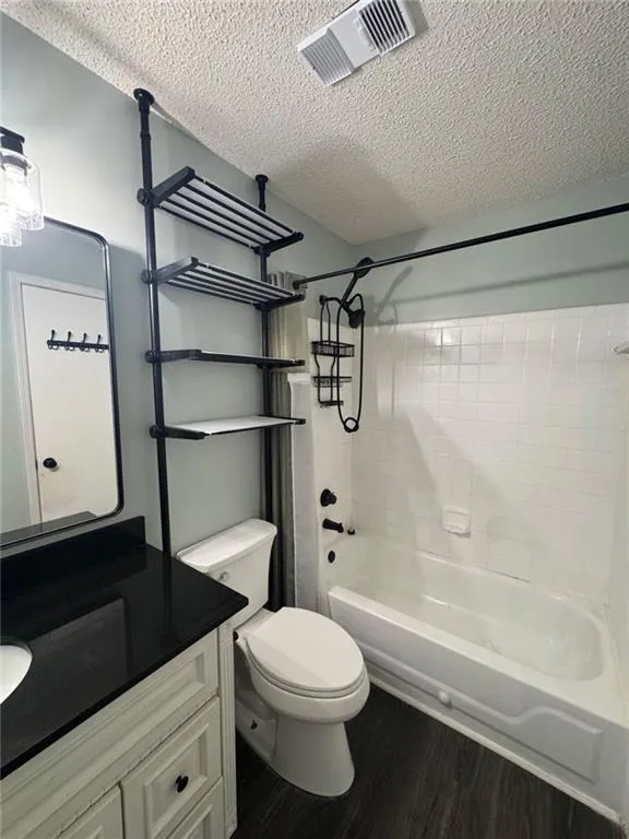 2657 Lenox Road Apt 218p, Atlanta, Georgia 30324, 2 Bedrooms Bedrooms, ,2 BathroomsBathrooms,Residential,For Sale,2657 Lenox Road Apt 218p,7648050