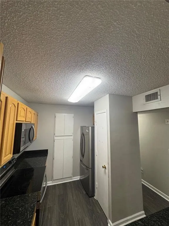 2657 Lenox Road Apt 218p, Atlanta, Georgia 30324, 2 Bedrooms Bedrooms, ,2 BathroomsBathrooms,Residential,For Sale,2657 Lenox Road Apt 218p,7648050