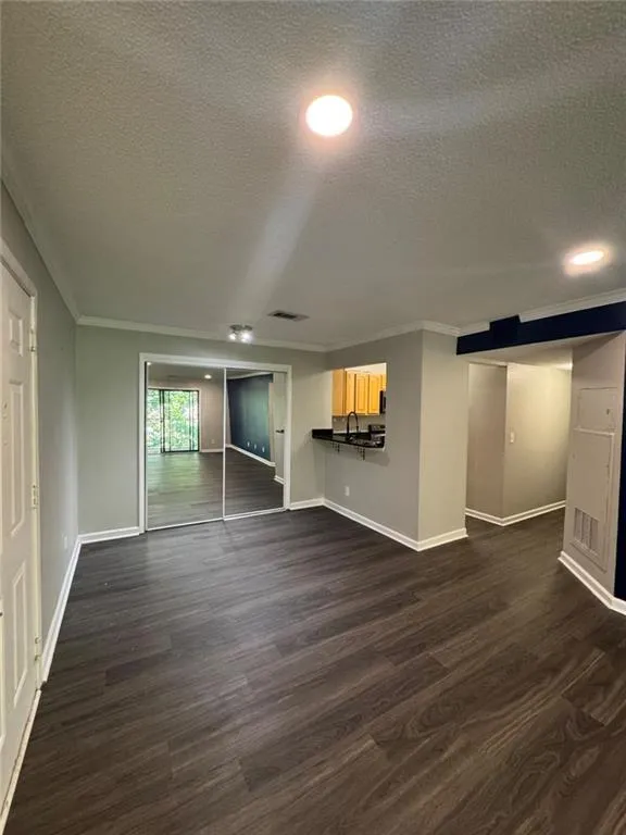 2657 Lenox Road Apt 218p, Atlanta, Georgia 30324, 2 Bedrooms Bedrooms, ,2 BathroomsBathrooms,Residential,For Sale,2657 Lenox Road Apt 218p,7648050