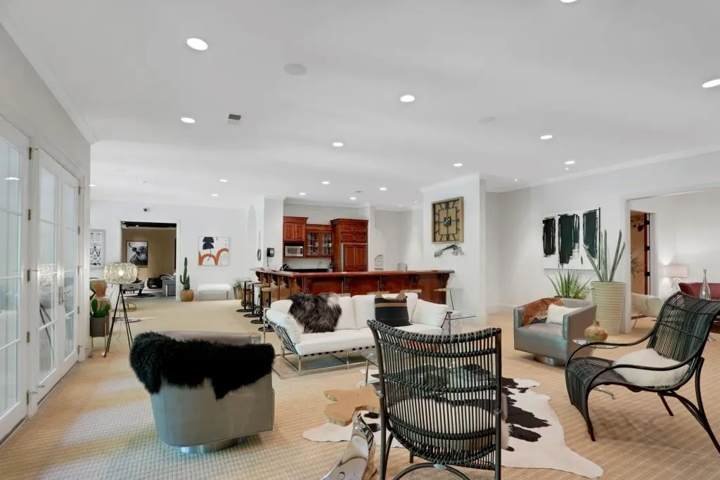 4747 Northside Drive, Atlanta, Georgia 30327, 7 Bedrooms Bedrooms, ,8 BathroomsBathrooms,Residential,Sold,4747 Northside Drive,6875635