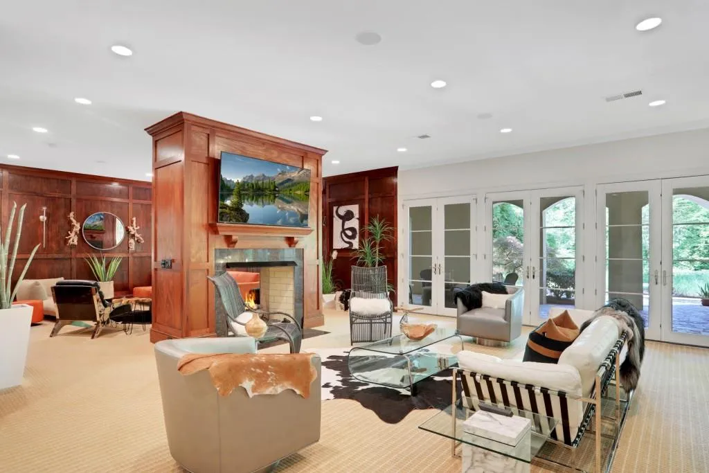 4747 Northside Drive, Atlanta, Georgia 30327, 7 Bedrooms Bedrooms, ,8 BathroomsBathrooms,Residential,Sold,4747 Northside Drive,6875635