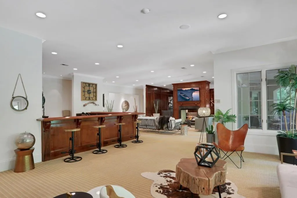 4747 Northside Drive, Atlanta, Georgia 30327, 7 Bedrooms Bedrooms, ,8 BathroomsBathrooms,Residential,Sold,4747 Northside Drive,6875635