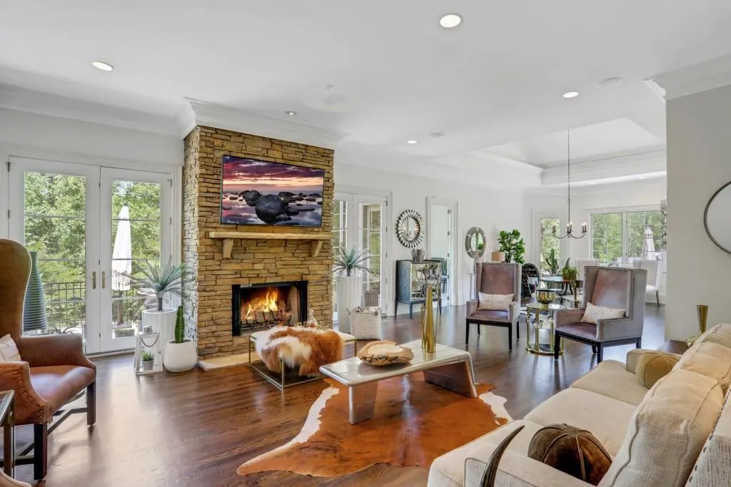 4747 Northside Drive, Atlanta, Georgia 30327, 7 Bedrooms Bedrooms, ,8 BathroomsBathrooms,Residential,Sold,4747 Northside Drive,6875635