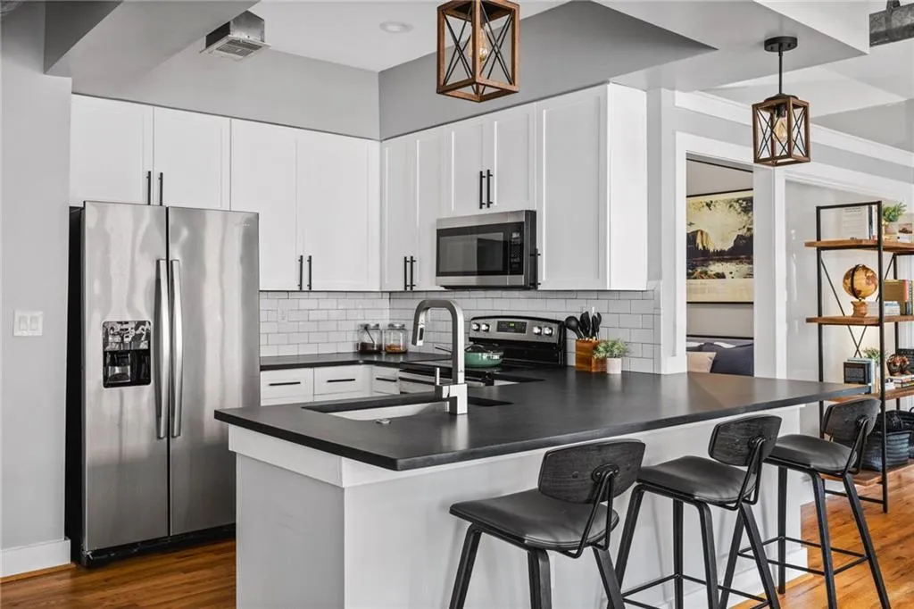 1029 Piedmont Avenue Ne Unit 303, Atlanta, Georgia 30309, 1 Bedroom Bedrooms, ,1 BathroomBathrooms,Residential,For Sale,1029 Piedmont Avenue Ne Unit 303,7652555