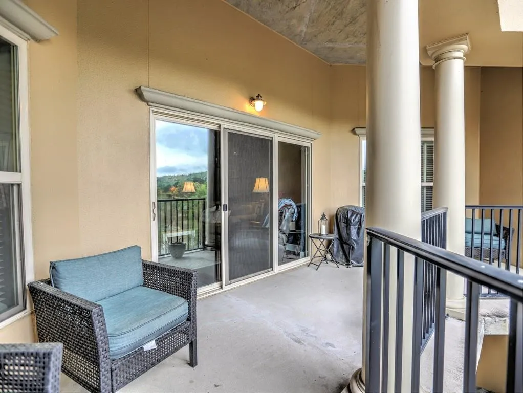 200 River Vista Drive Unit 740, Atlanta, Georgia 30339, 2 Bedrooms Bedrooms, ,2 BathroomsBathrooms,Residential,Sold,200 River Vista Drive Unit 740,6533876