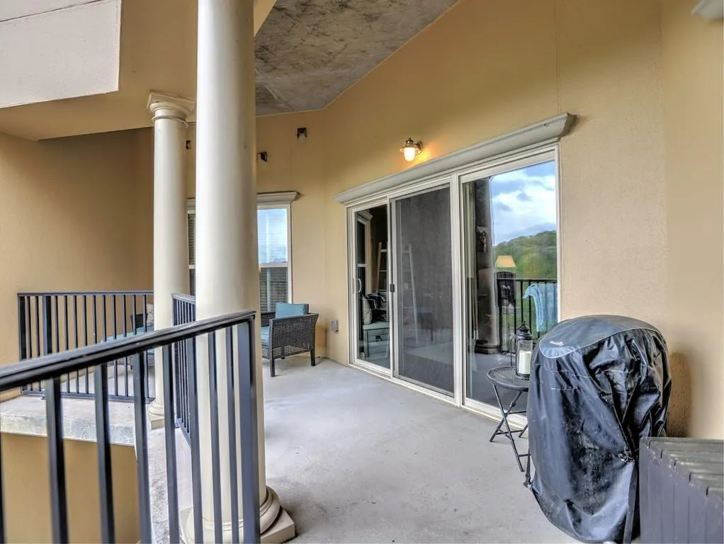 200 River Vista Drive Unit 740, Atlanta, Georgia 30339, 2 Bedrooms Bedrooms, ,2 BathroomsBathrooms,Residential,Sold,200 River Vista Drive Unit 740,6533876