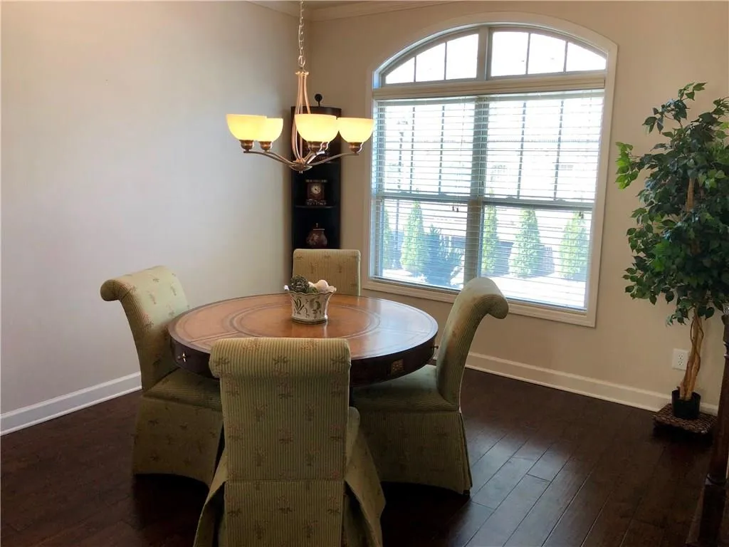 7325 Highland Bluff, Sandy Springs, Georgia 30328, 3 Bedrooms Bedrooms, ,3 BathroomsBathrooms,Residential,Sold,7325 Highland Bluff,5986831