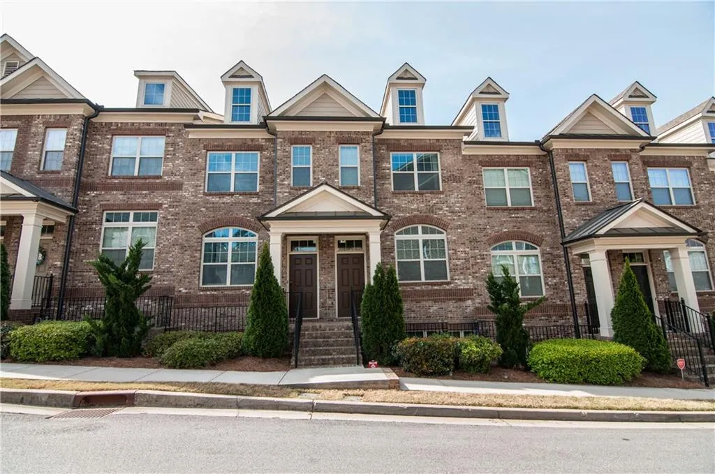 7325 Highland Bluff, Sandy Springs, Georgia 30328, 3 Bedrooms Bedrooms, ,3 BathroomsBathrooms,Residential,Sold,7325 Highland Bluff,5986831