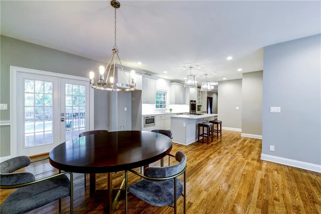 325 Kelson Drive, Sandy Springs, Georgia 30327, 4 Bedrooms Bedrooms, ,3 BathroomsBathrooms,Residential,Sold,325 Kelson Drive,6628989