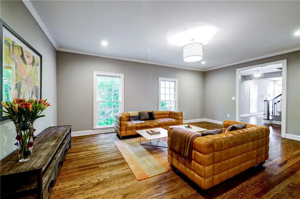 325 Kelson Drive, Sandy Springs, Georgia 30327, 4 Bedrooms Bedrooms, ,3 BathroomsBathrooms,Residential,Sold,325 Kelson Drive,6628989