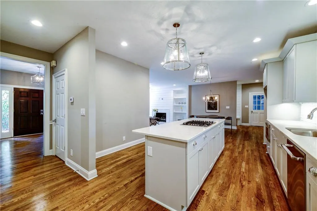 325 Kelson Drive, Sandy Springs, Georgia 30327, 4 Bedrooms Bedrooms, ,3 BathroomsBathrooms,Residential,Sold,325 Kelson Drive,6628989