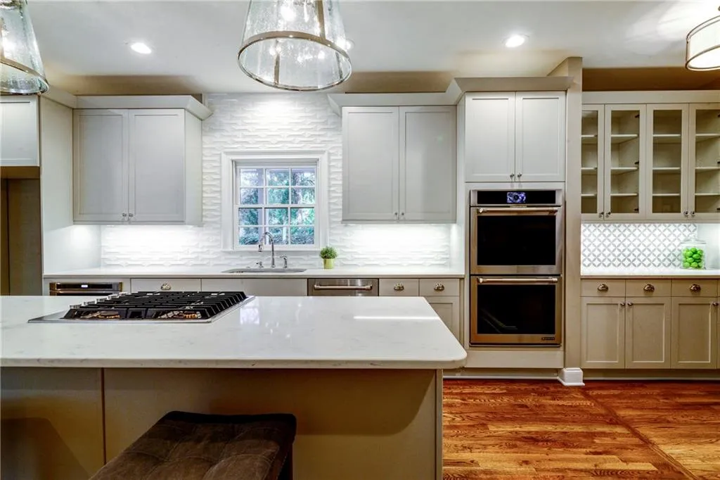 325 Kelson Drive, Sandy Springs, Georgia 30327, 4 Bedrooms Bedrooms, ,3 BathroomsBathrooms,Residential,Sold,325 Kelson Drive,6628989