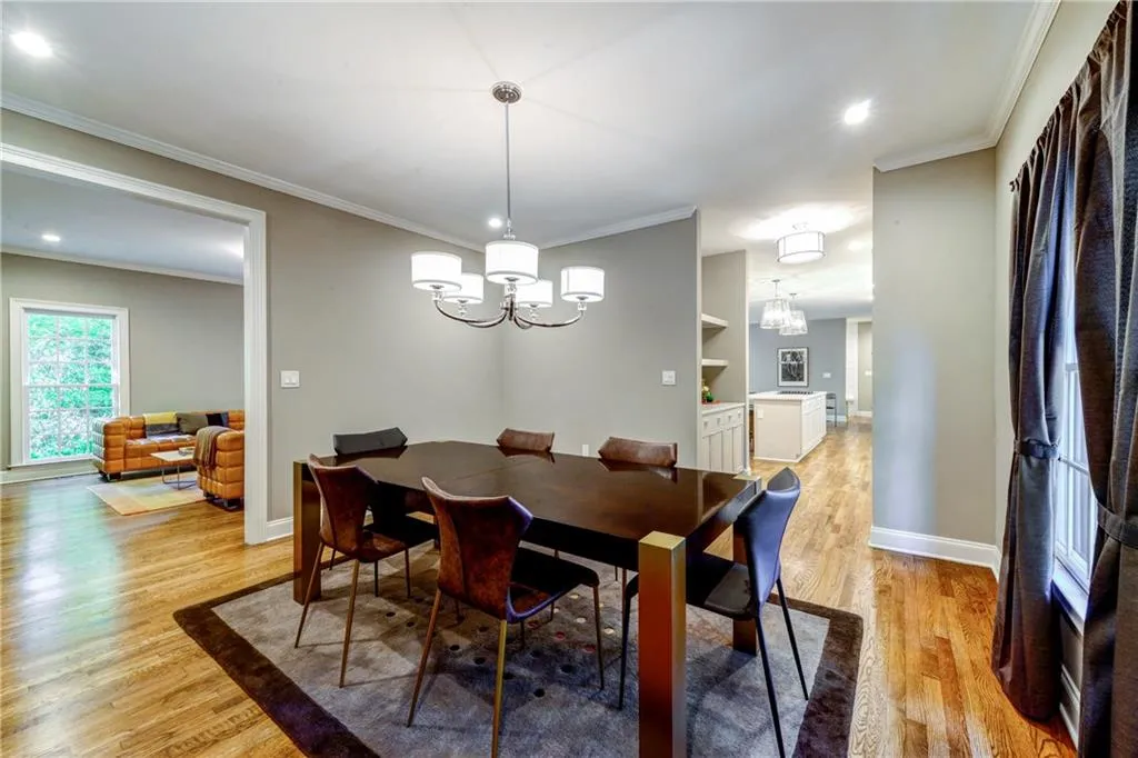 325 Kelson Drive, Sandy Springs, Georgia 30327, 4 Bedrooms Bedrooms, ,3 BathroomsBathrooms,Residential,Sold,325 Kelson Drive,6628989