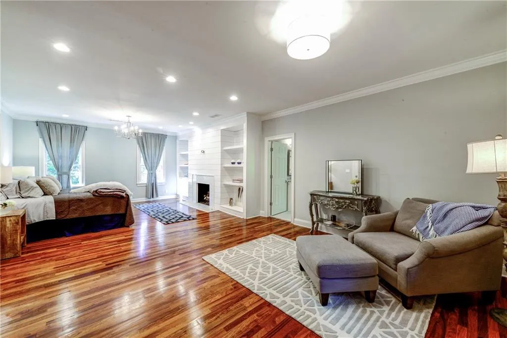 325 Kelson Drive, Sandy Springs, Georgia 30327, 4 Bedrooms Bedrooms, ,3 BathroomsBathrooms,Residential,Sold,325 Kelson Drive,6628989