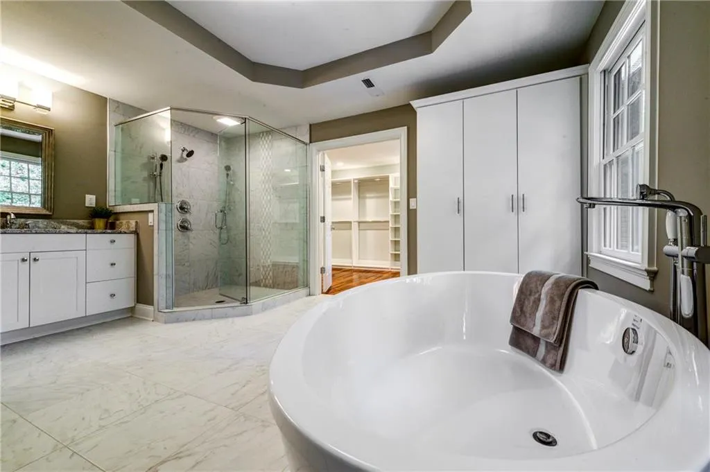 325 Kelson Drive, Sandy Springs, Georgia 30327, 4 Bedrooms Bedrooms, ,3 BathroomsBathrooms,Residential,Sold,325 Kelson Drive,6628989