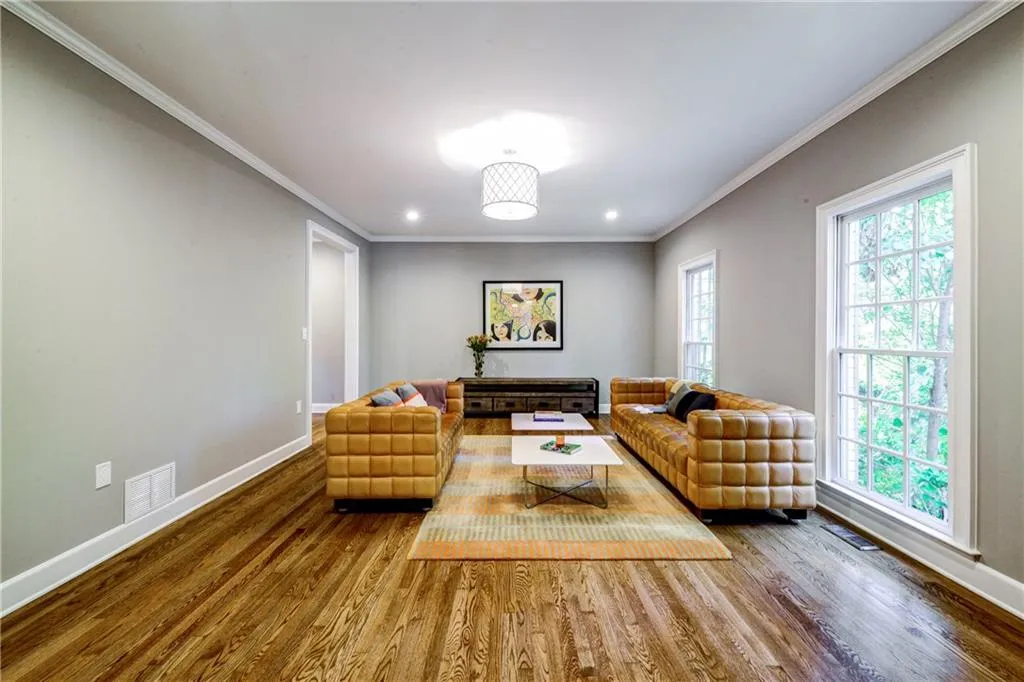 325 Kelson Drive, Sandy Springs, Georgia 30327, 4 Bedrooms Bedrooms, ,3 BathroomsBathrooms,Residential,Sold,325 Kelson Drive,6628989