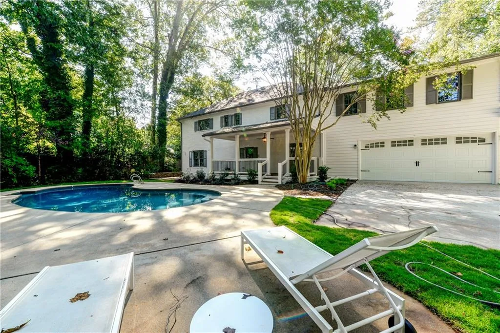 325 Kelson Drive, Sandy Springs, Georgia 30327, 4 Bedrooms Bedrooms, ,3 BathroomsBathrooms,Residential,Sold,325 Kelson Drive,6628989