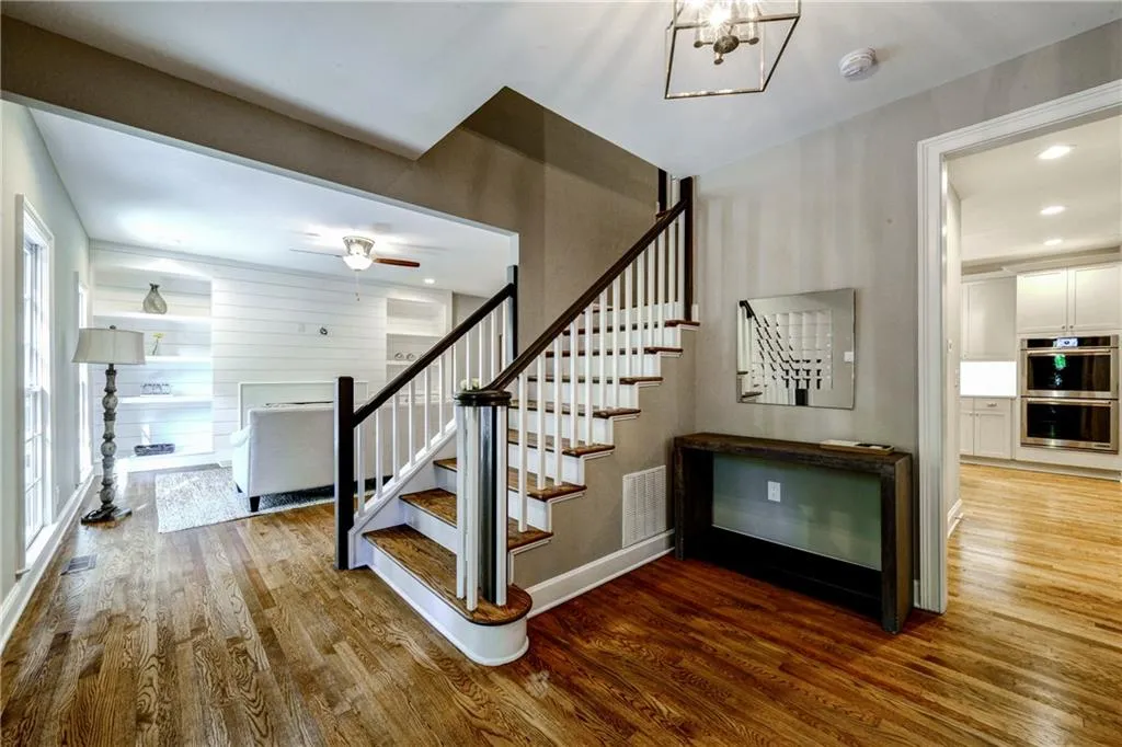 325 Kelson Drive, Sandy Springs, Georgia 30327, 4 Bedrooms Bedrooms, ,3 BathroomsBathrooms,Residential,Sold,325 Kelson Drive,6628989