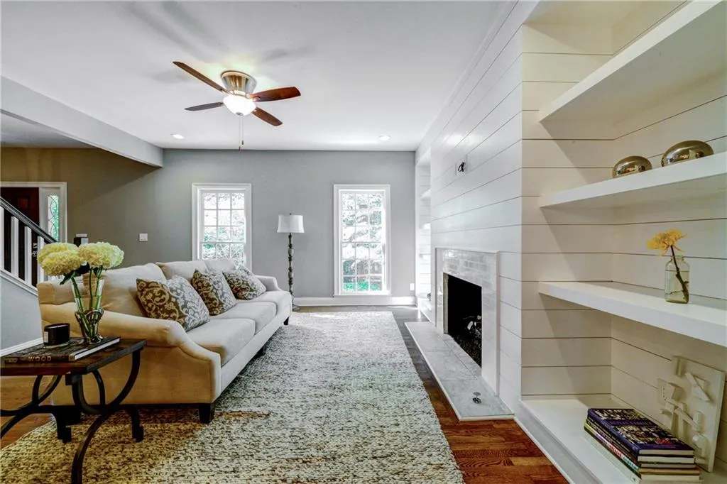 325 Kelson Drive, Sandy Springs, Georgia 30327, 4 Bedrooms Bedrooms, ,3 BathroomsBathrooms,Residential,Sold,325 Kelson Drive,6628989