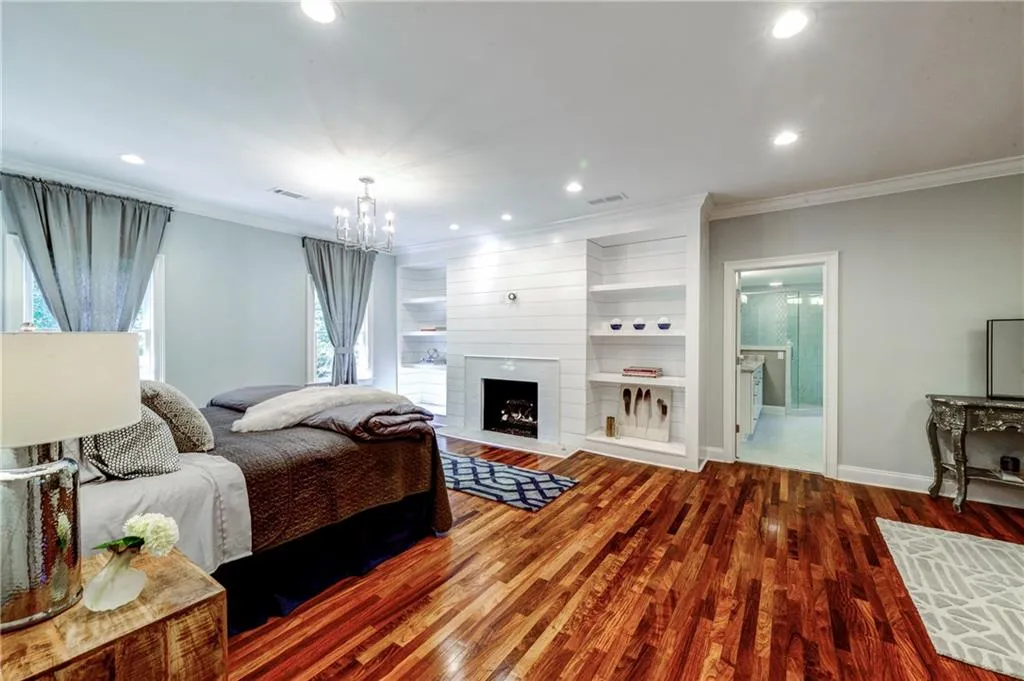 325 Kelson Drive, Sandy Springs, Georgia 30327, 4 Bedrooms Bedrooms, ,3 BathroomsBathrooms,Residential,Sold,325 Kelson Drive,6628989