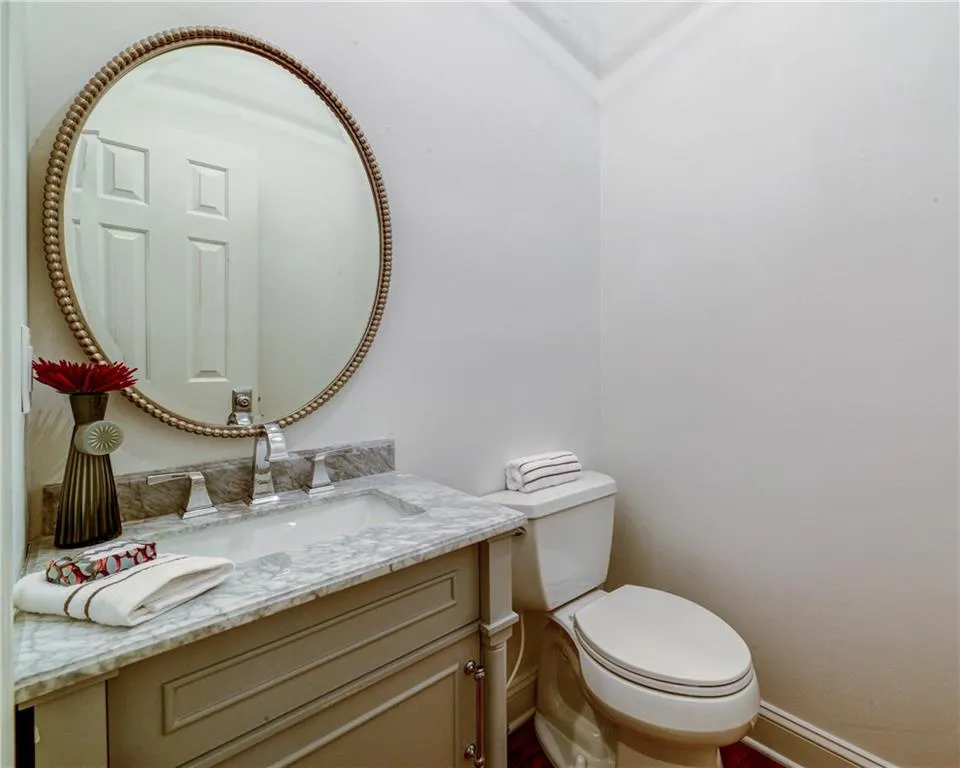 325 Kelson Drive, Sandy Springs, Georgia 30327, 4 Bedrooms Bedrooms, ,3 BathroomsBathrooms,Residential,Sold,325 Kelson Drive,6628989